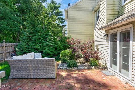 62 Commonwealth Drive Glenmont NY 12077