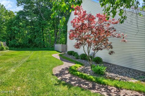 62 Commonwealth Drive Glenmont NY 12077