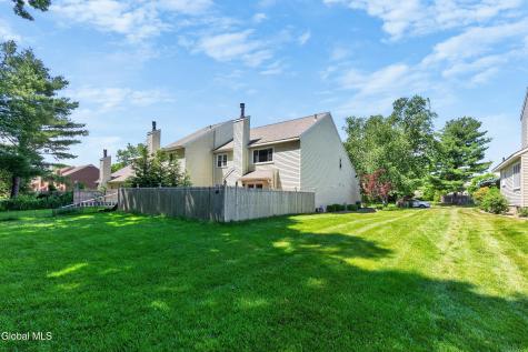 62 Commonwealth Drive Glenmont NY 12077