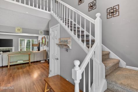 62 Commonwealth Drive Glenmont NY 12077