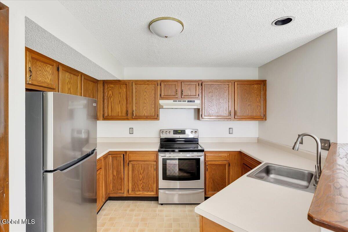 6 Wilton Court Halfmoon NY 12065