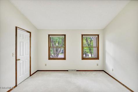 6 Wilton Court Halfmoon NY 12065