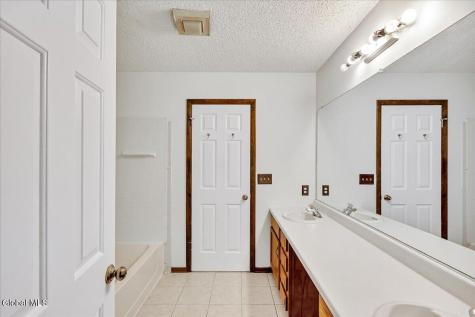 6 Wilton Court Halfmoon NY 12065