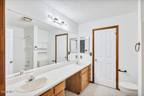 6 Wilton Court Halfmoon NY 12065