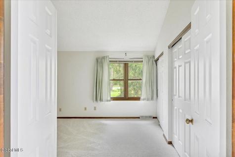 6 Wilton Court Halfmoon NY 12065