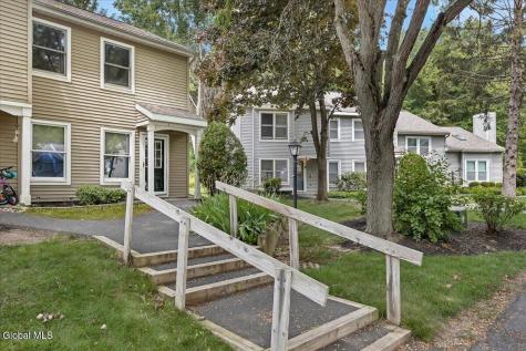 6 Wilton Court Halfmoon NY 12065