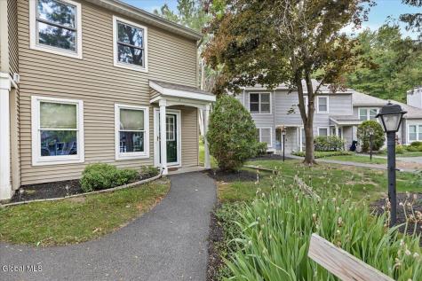 6 Wilton Court Halfmoon NY 12065