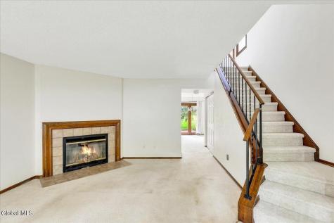 6 Wilton Court Halfmoon NY 12065