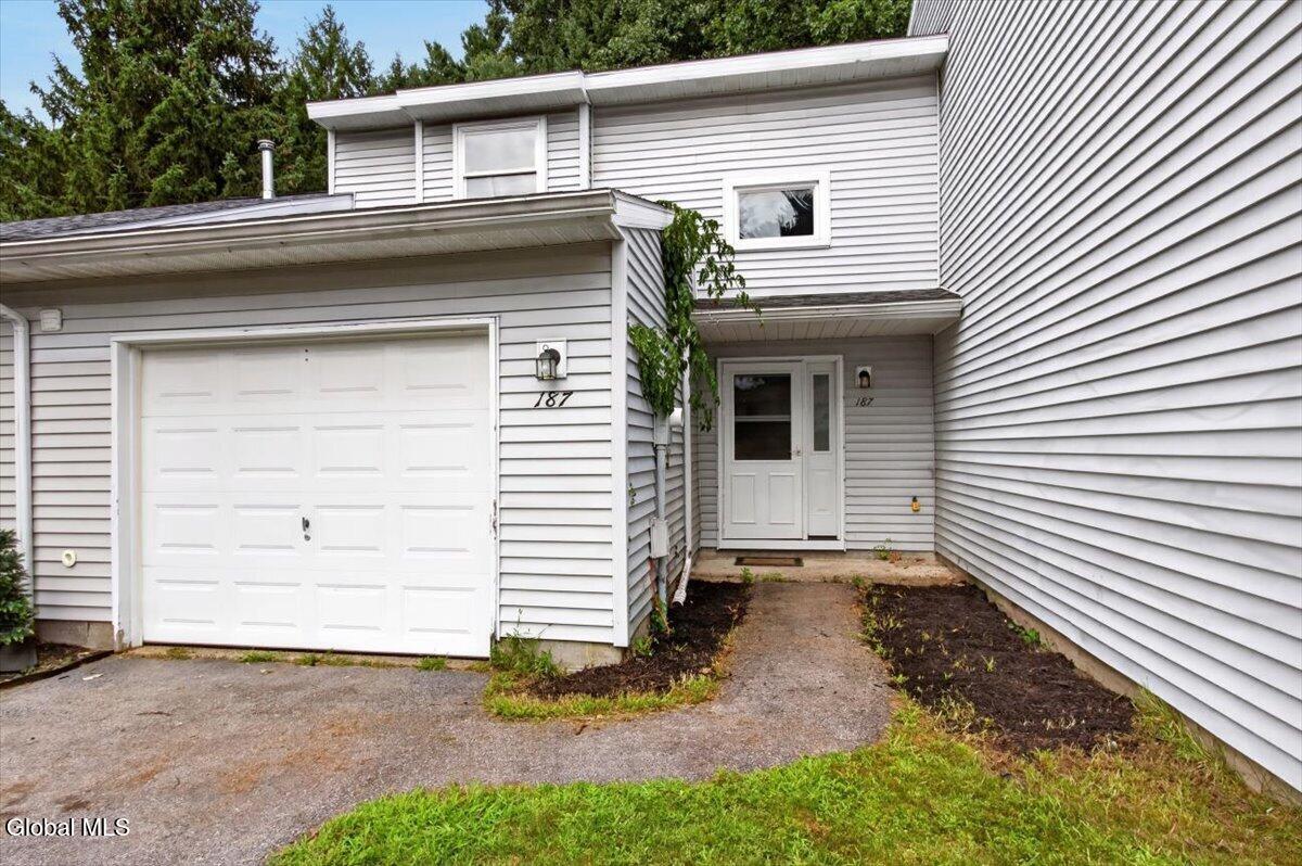 187 Tallow Wood Drive Clifton Park NY 12065