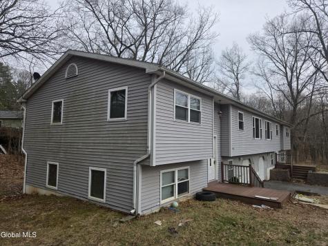 627 Englemore Road Clifton Park NY 12065