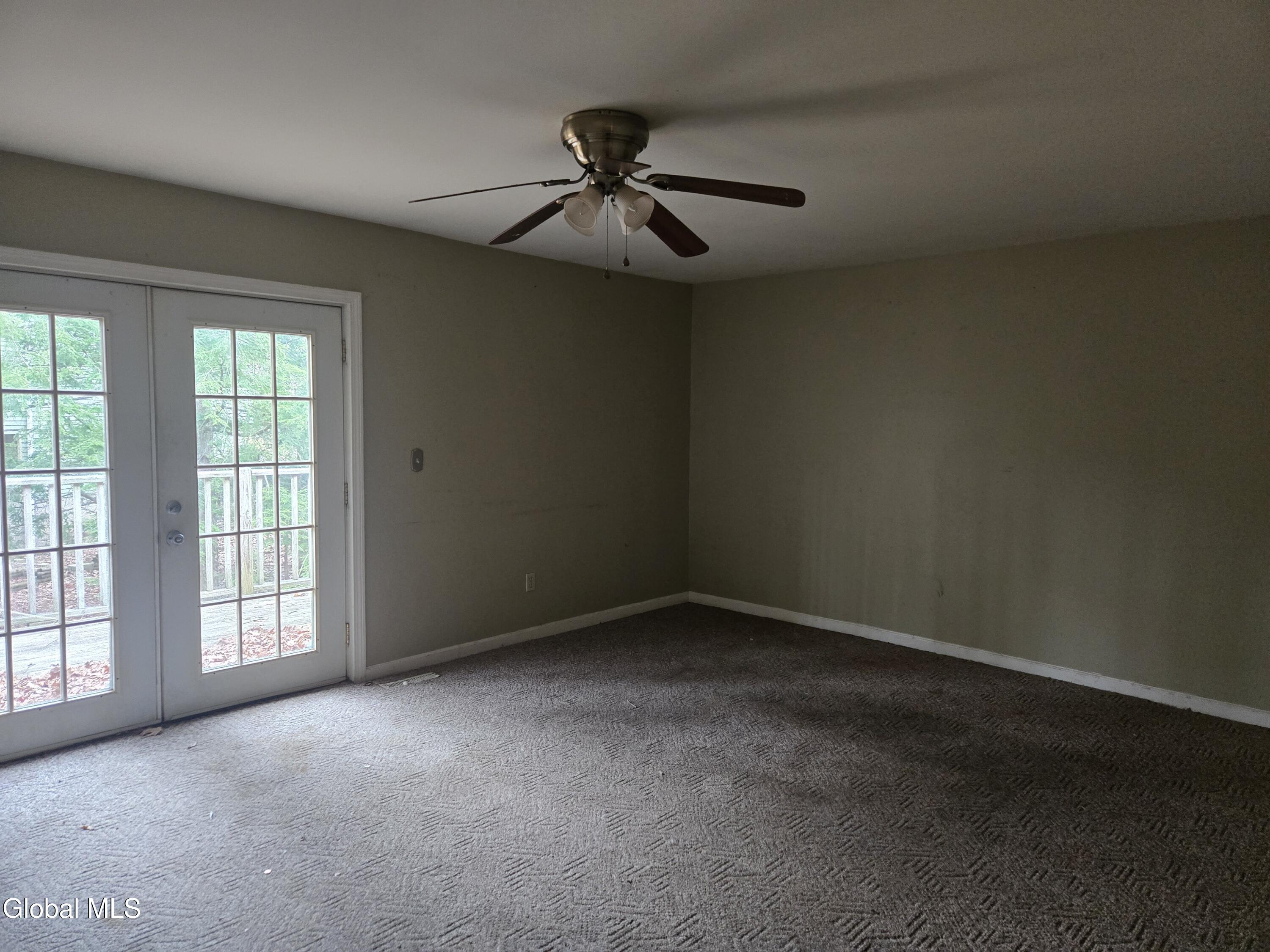 627 Englemore Road Clifton Park NY 12065