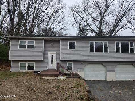 627 Englemore Road Clifton Park NY 12065