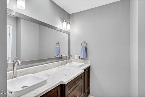 6 Tracey Court Troy NY 12180