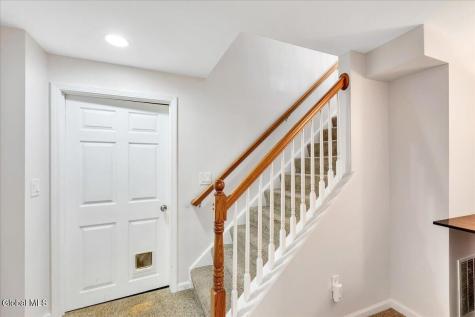 6 Tracey Court Troy NY 12180