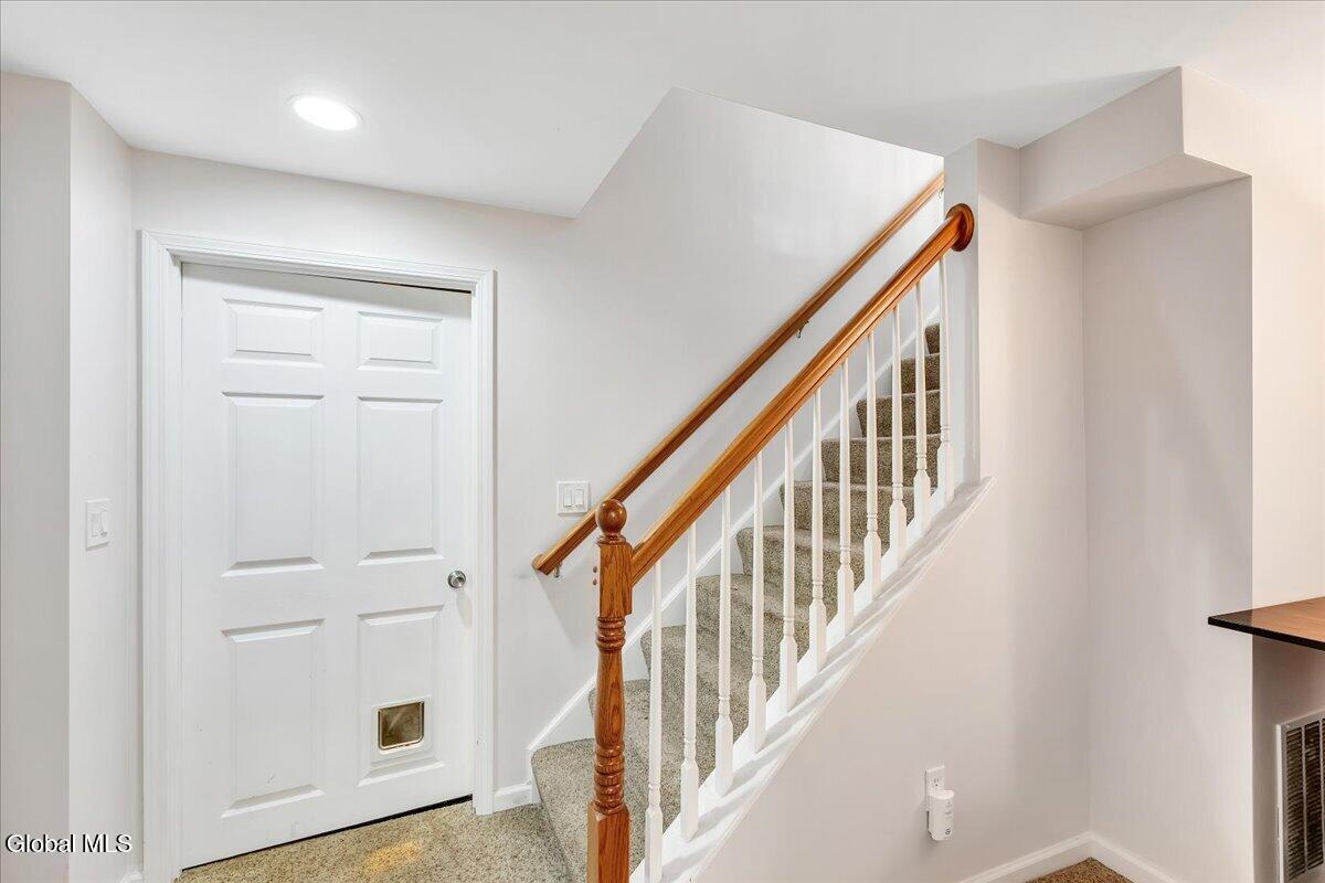 6 Tracey Court Troy NY 12180