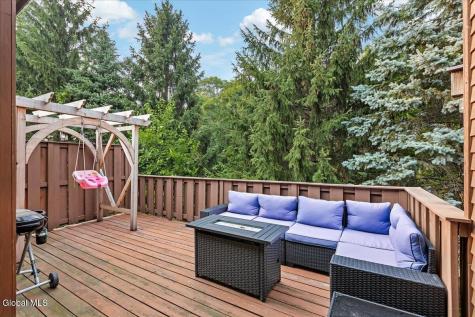 6 Tracey Court Troy NY 12180