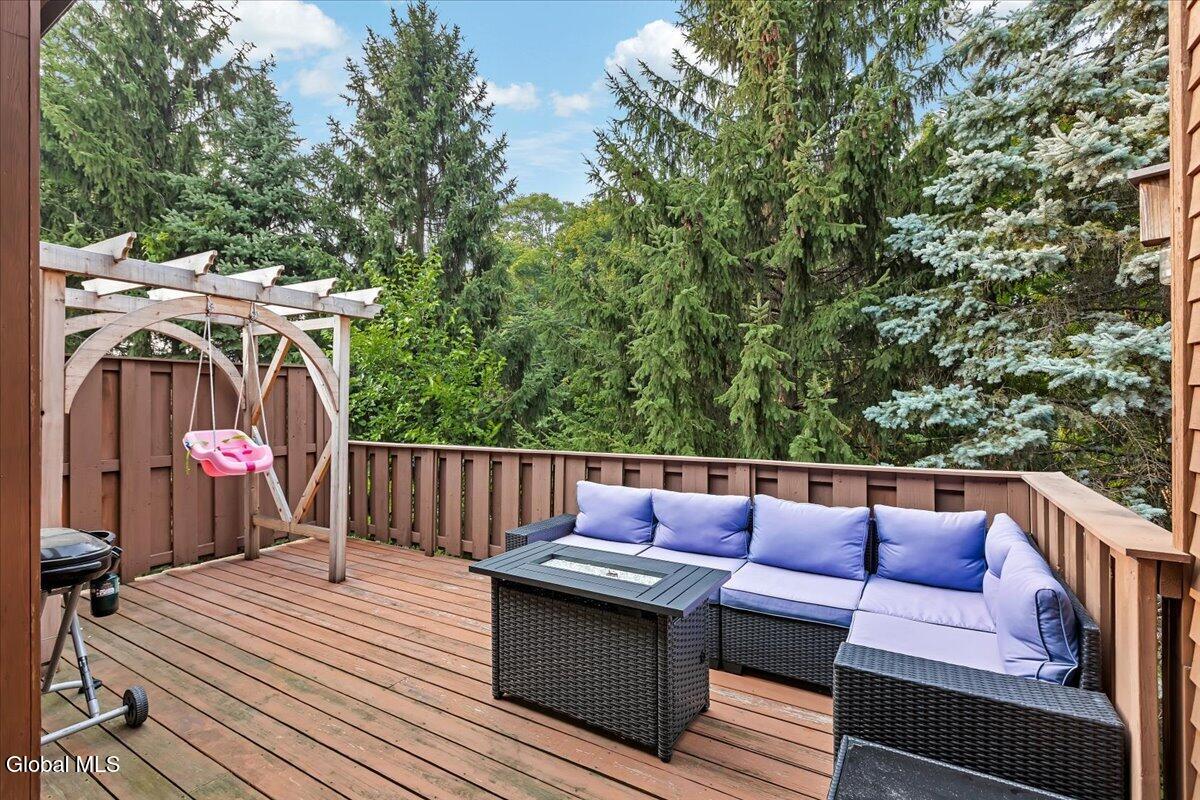 6 Tracey Court Troy NY 12180