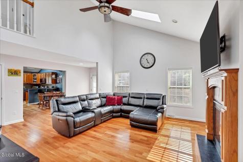 6 Tracey Court Troy NY 12180