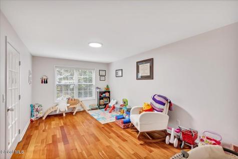 6 Tracey Court Troy NY 12180