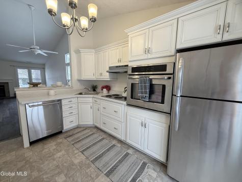 8 Schuyler Court Halfmoon NY 12065