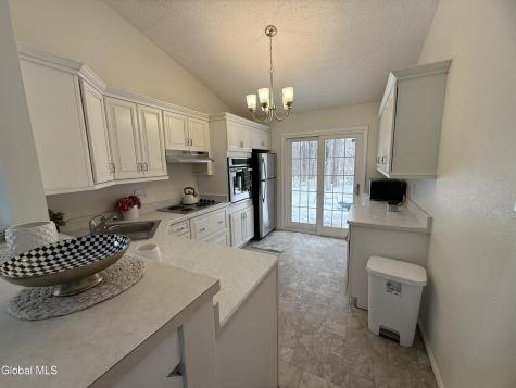 8 Schuyler Court Halfmoon NY 12065