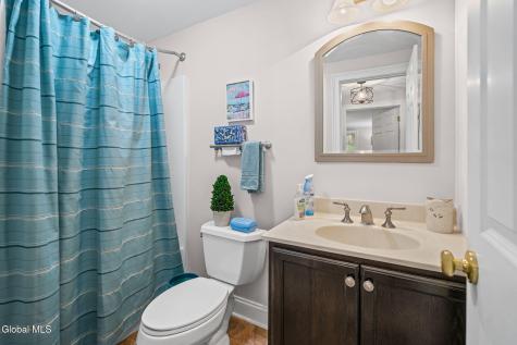 2374 E Nott Street Niskayuna NY 12309