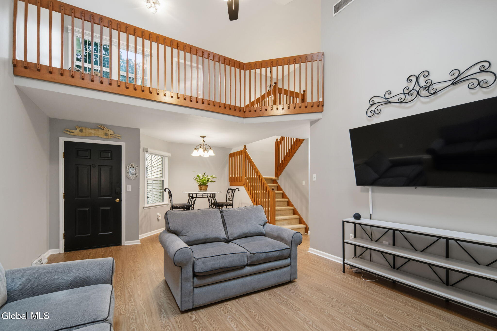 607 Highwood Circle Guilderland NY 12203