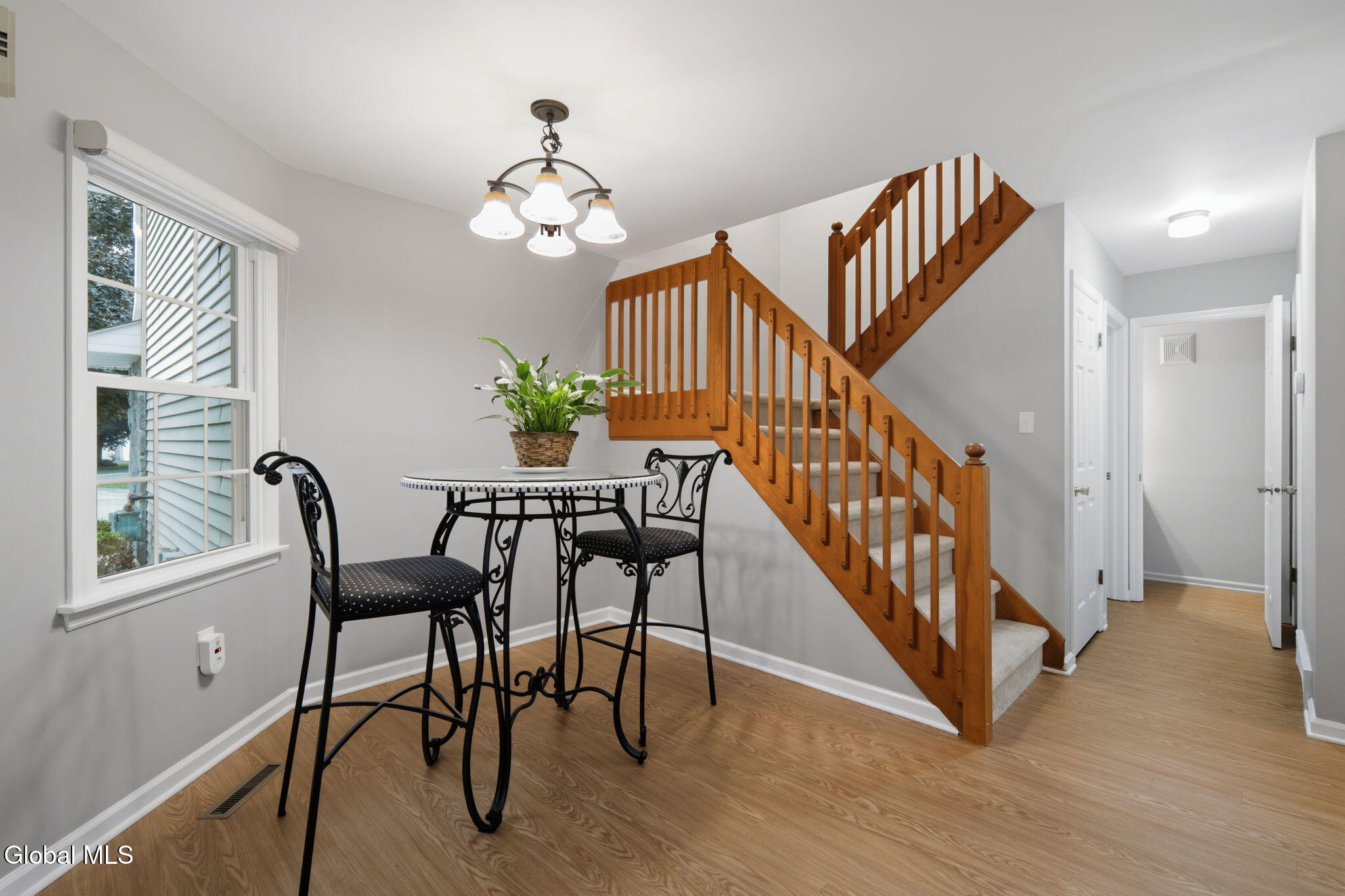 607 Highwood Circle Guilderland NY 12203