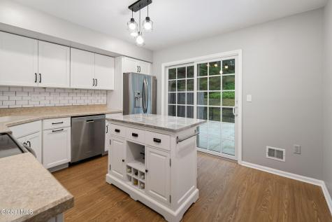 607 Highwood Circle Guilderland NY 12203
