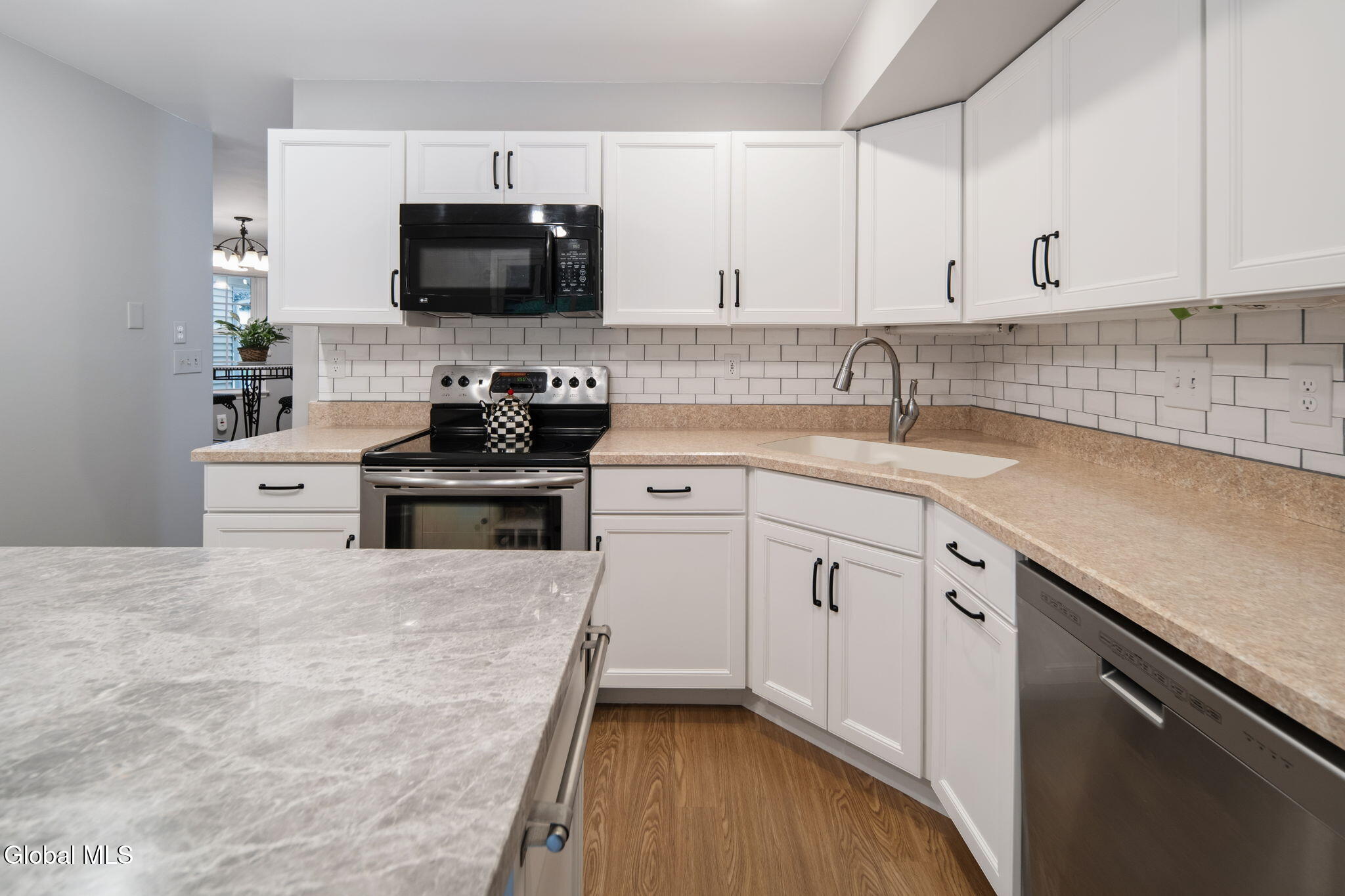 607 Highwood Circle Guilderland NY 12203