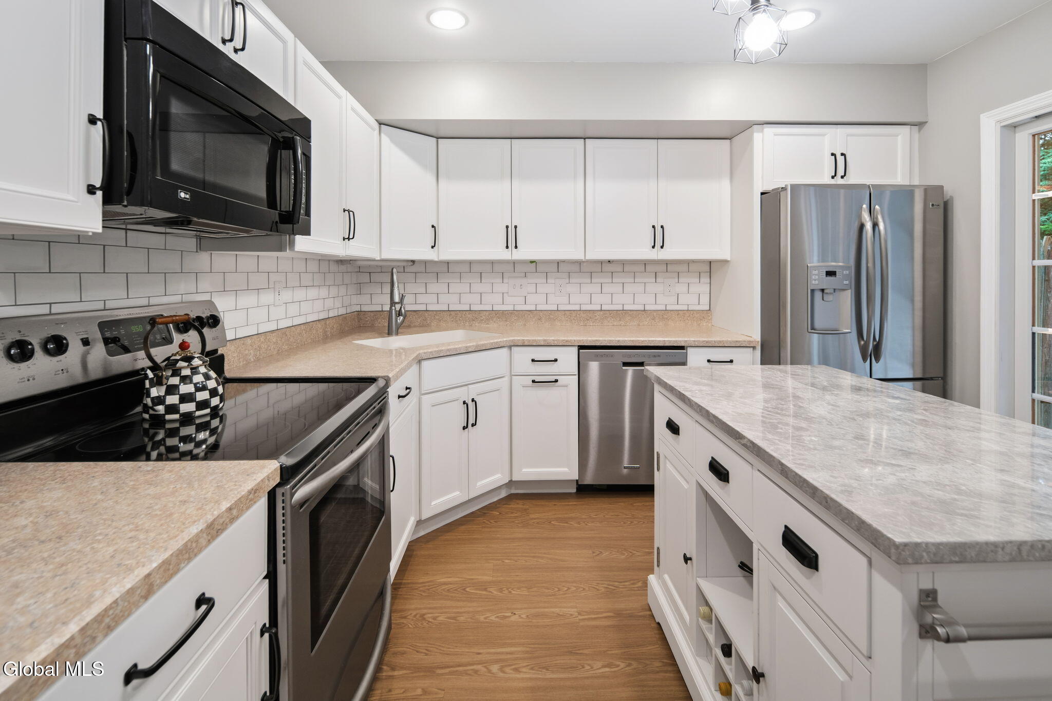 607 Highwood Circle Guilderland NY 12203
