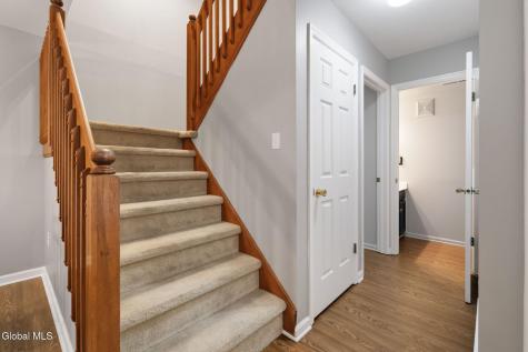 607 Highwood Circle Guilderland NY 12203
