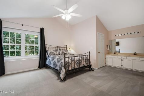 607 Highwood Circle Guilderland NY 12203