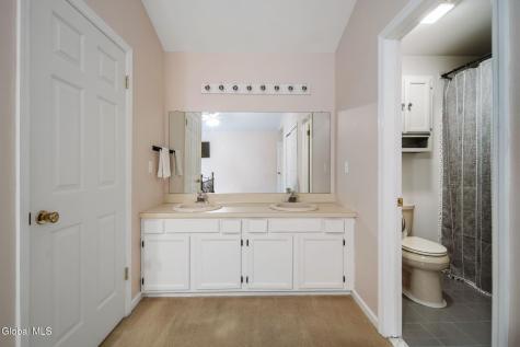 607 Highwood Circle Guilderland NY 12203
