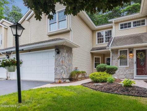 607 Highwood Circle Guilderland NY 12203
