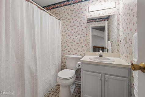 607 Highwood Circle Guilderland NY 12203