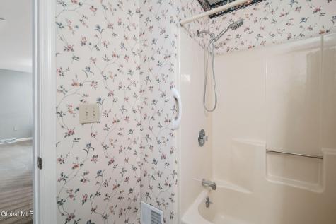 607 Highwood Circle Guilderland NY 12203