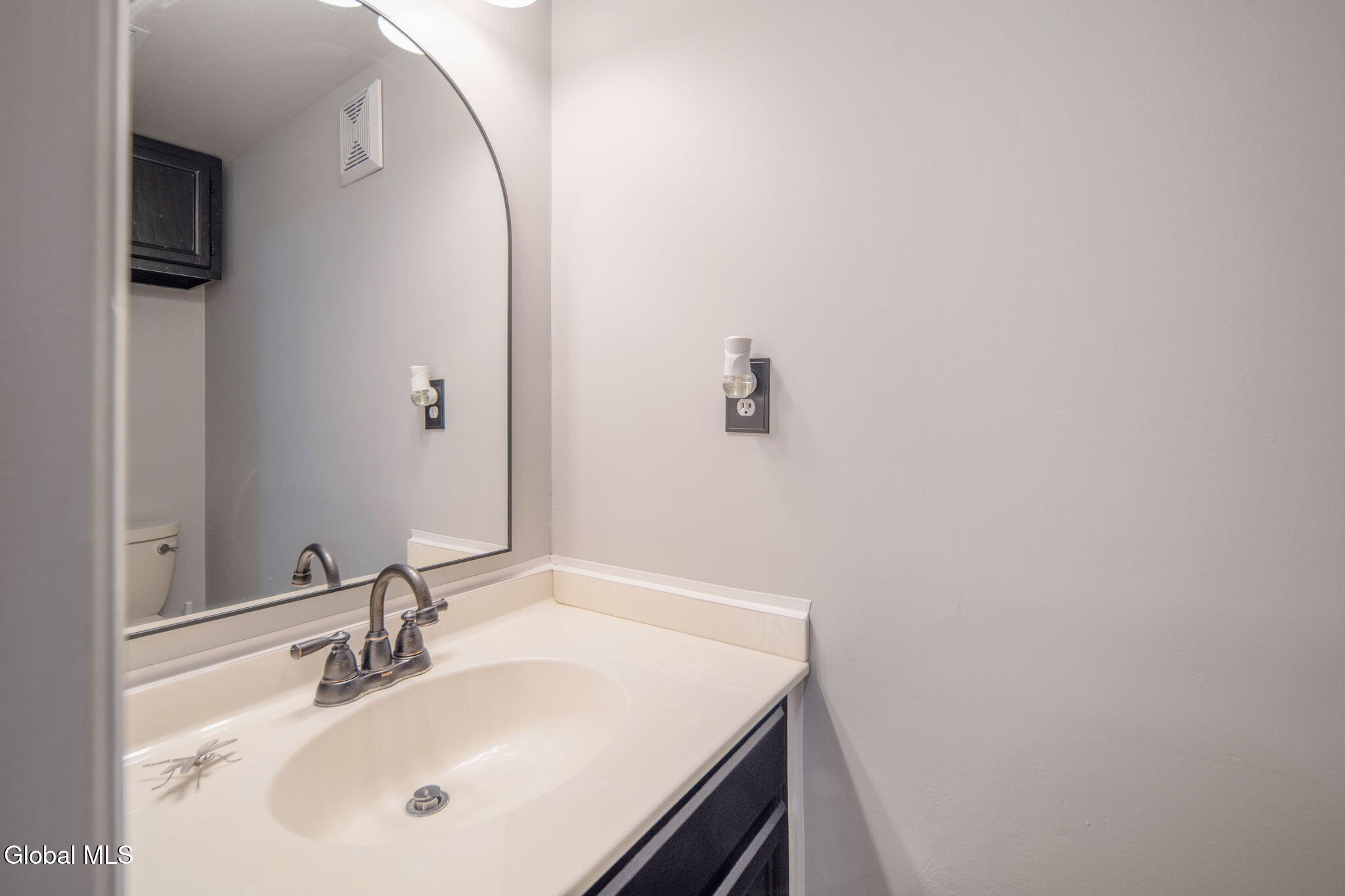607 Highwood Circle Guilderland NY 12203