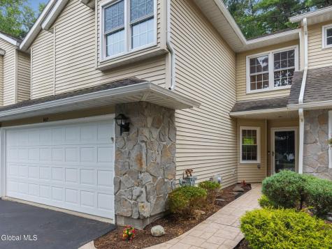 607 Highwood Circle Guilderland NY 12203