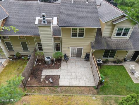 607 Highwood Circle Guilderland NY 12203