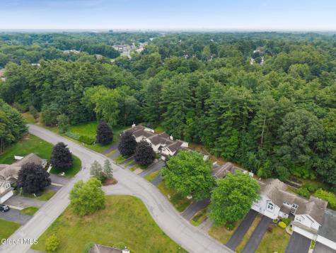 607 Highwood Circle Guilderland NY 12203