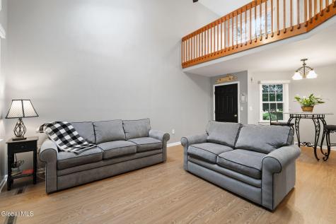 607 Highwood Circle Guilderland NY 12203