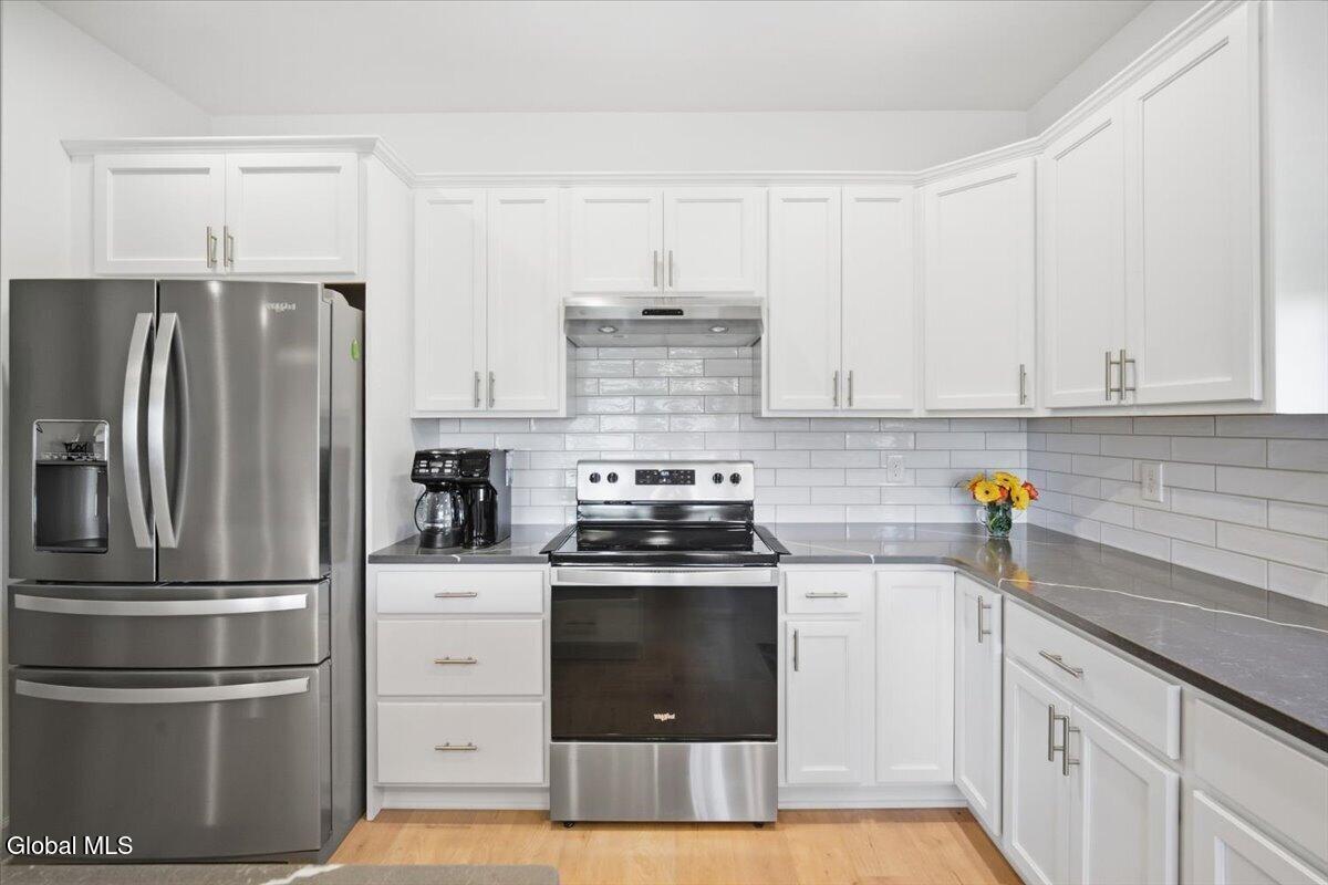 13 Wardley Circle Cohoes NY 12047