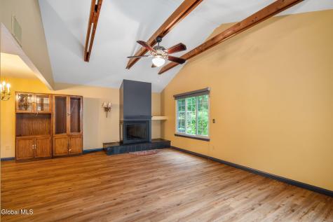 22 Spruce Court Delmar NY 12054