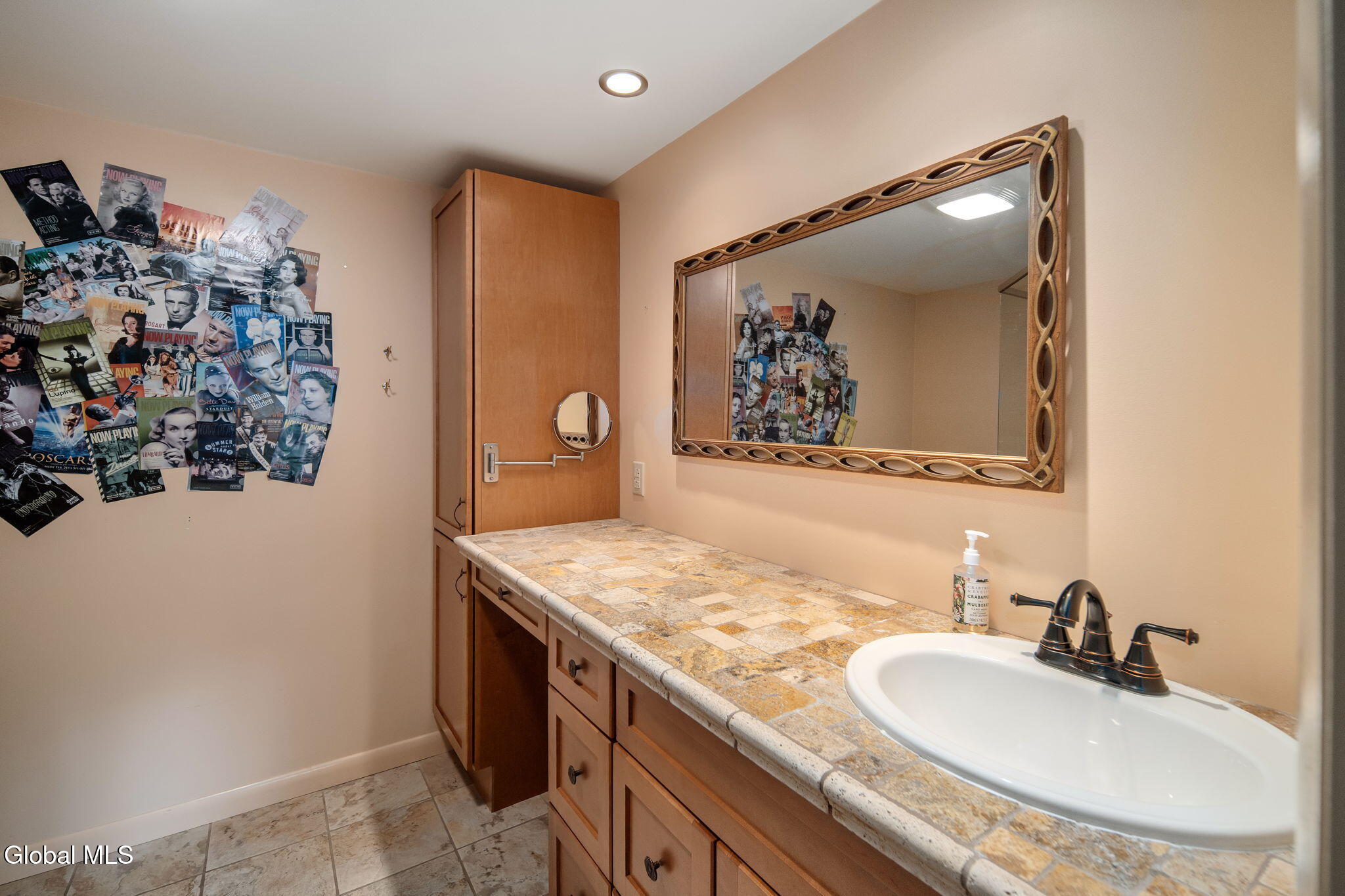 22 Spruce Court Delmar NY 12054