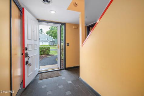 22 Spruce Court Delmar NY 12054