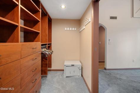 22 Spruce Court Delmar NY 12054