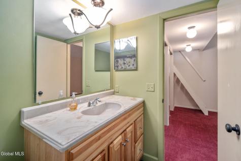 22 Spruce Court Delmar NY 12054