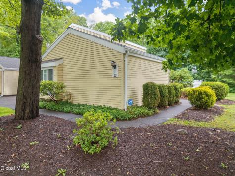 22 Spruce Court Delmar NY 12054