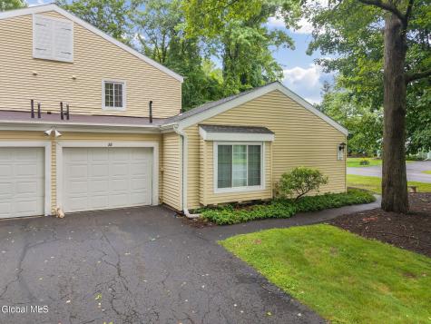 22 Spruce Court Delmar NY 12054